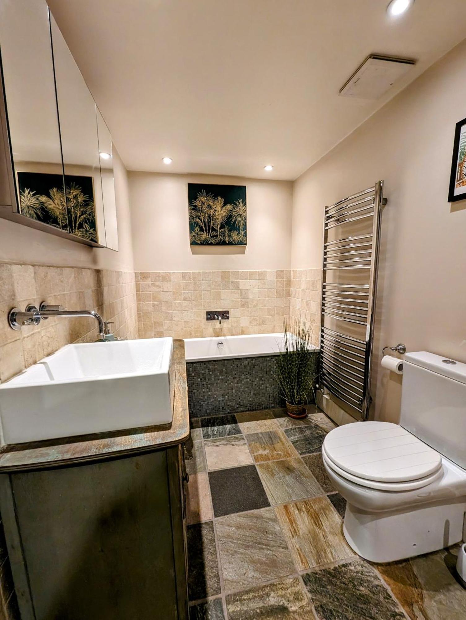Modern Well Presented Apartment With Garden لندن المظهر الخارجي الصورة